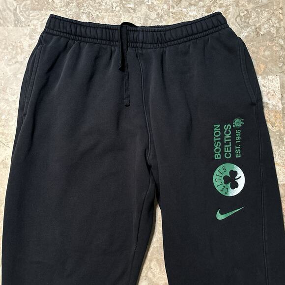 Nike Sweatpants Mens Large Black Boston Celtics NBA Club Fleece FV3370 - Picture 1 of 10